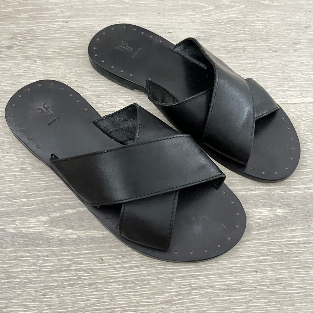 Frye Black Leather "Ally" Criss Cross Slid On Sandals 5.5